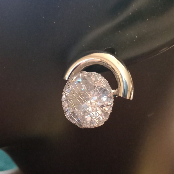 14k Gold Plated Circle Earrings - Picture 2 of 3